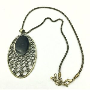 Shiny black stone pendant neklace